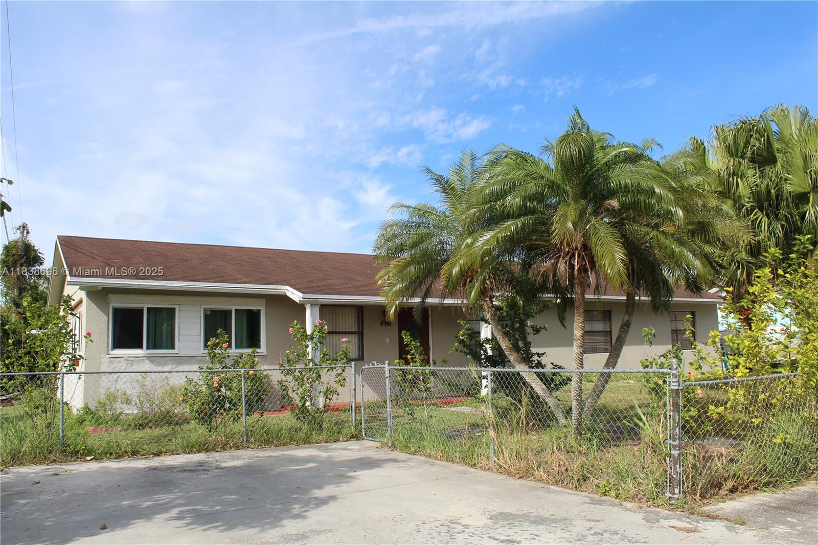 496 SW 9th Ave