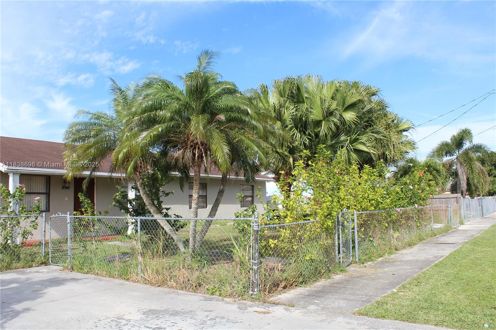 496 SW 9th Ave