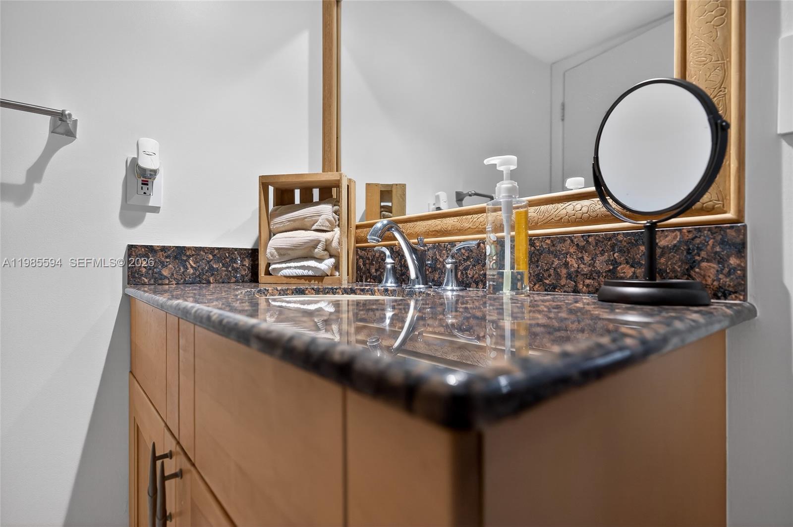 GATELAND VILLAGE SEC E CO - Residential