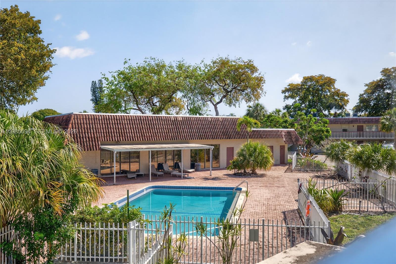 GATELAND VILLAGE SEC E CO - Residential