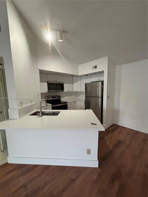 643 VISTA ISLES 1826 Sunrise FL 33325