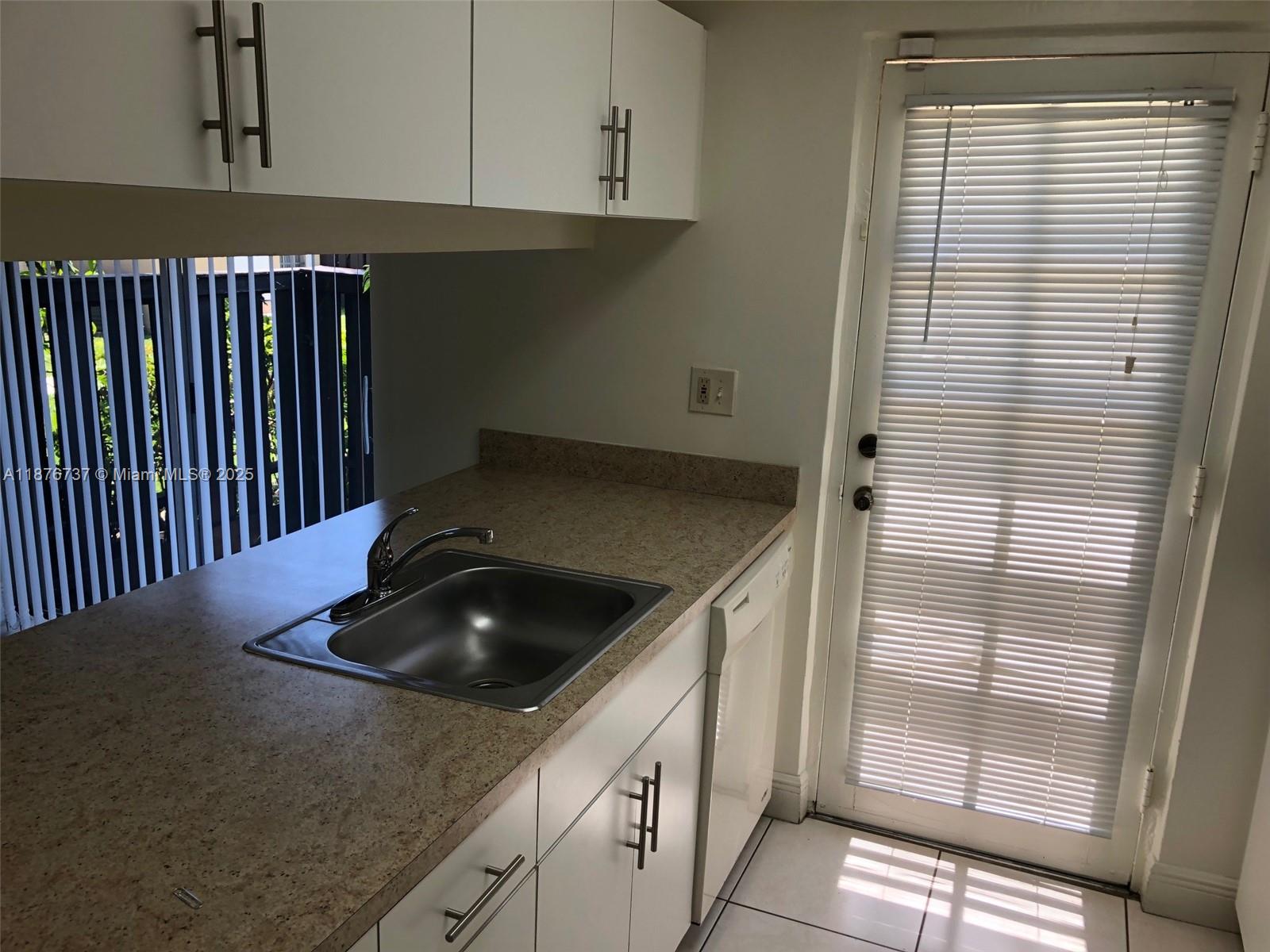 10808 N Kendall Dr Q-4