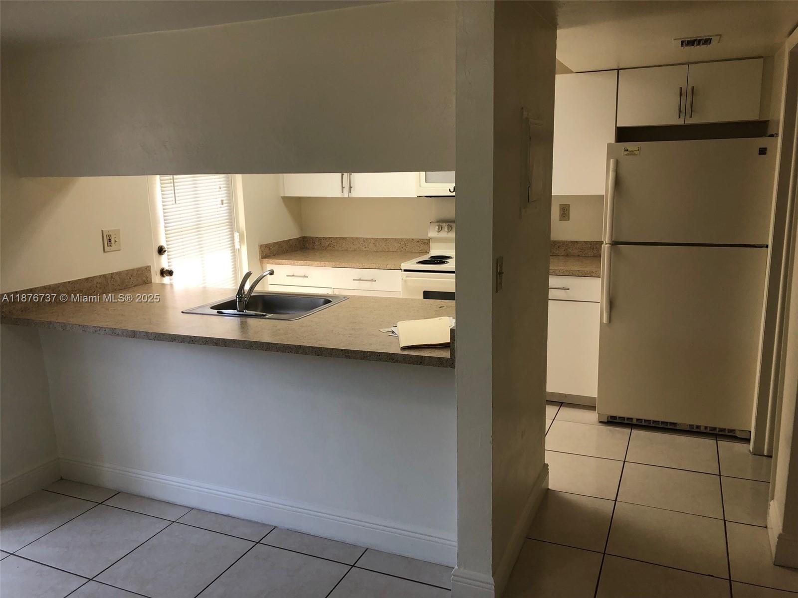 SPANISH TRACE CONDO - Residential