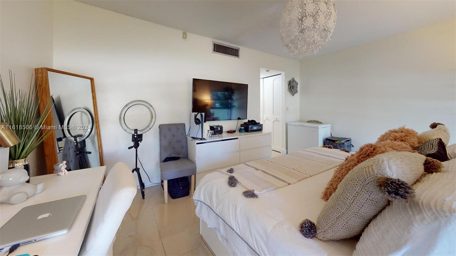 BRAVURA I CONDO - Residential