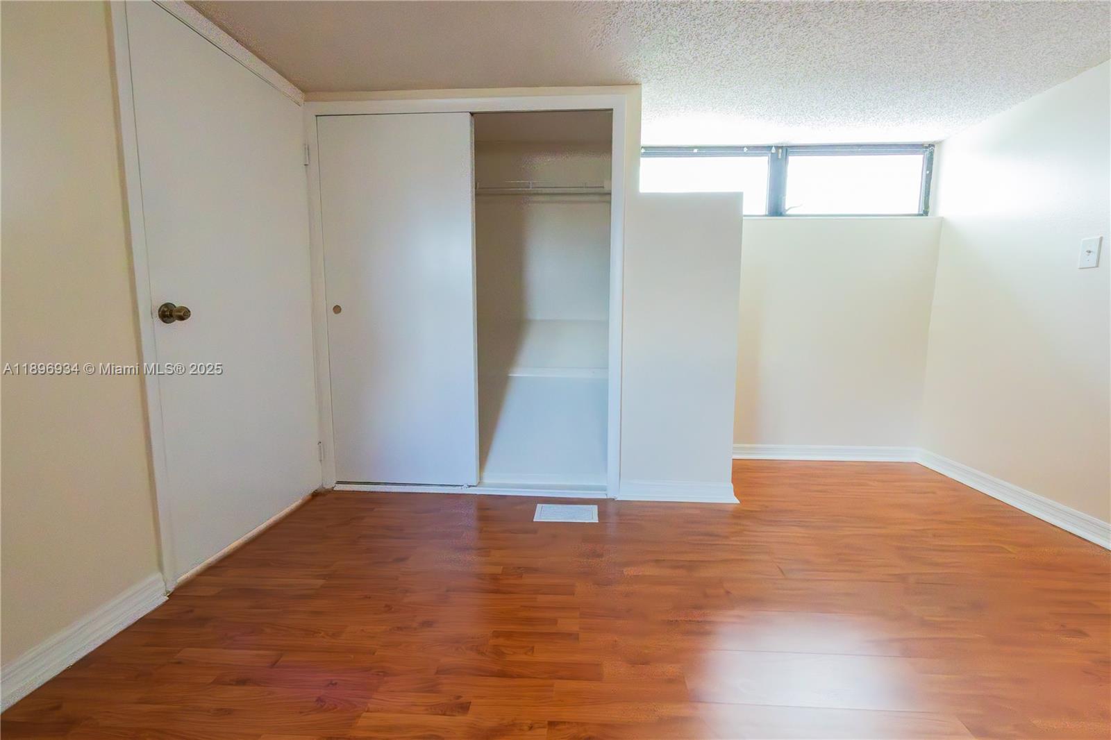 KENDALL GLENN CONDO - Residential