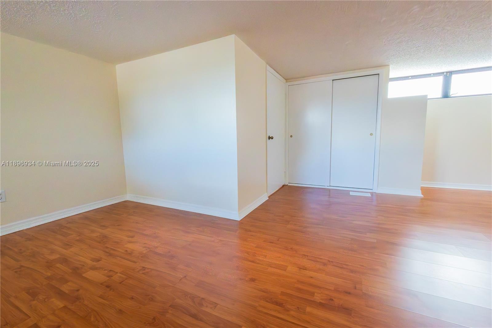 KENDALL GLENN CONDO - Residential
