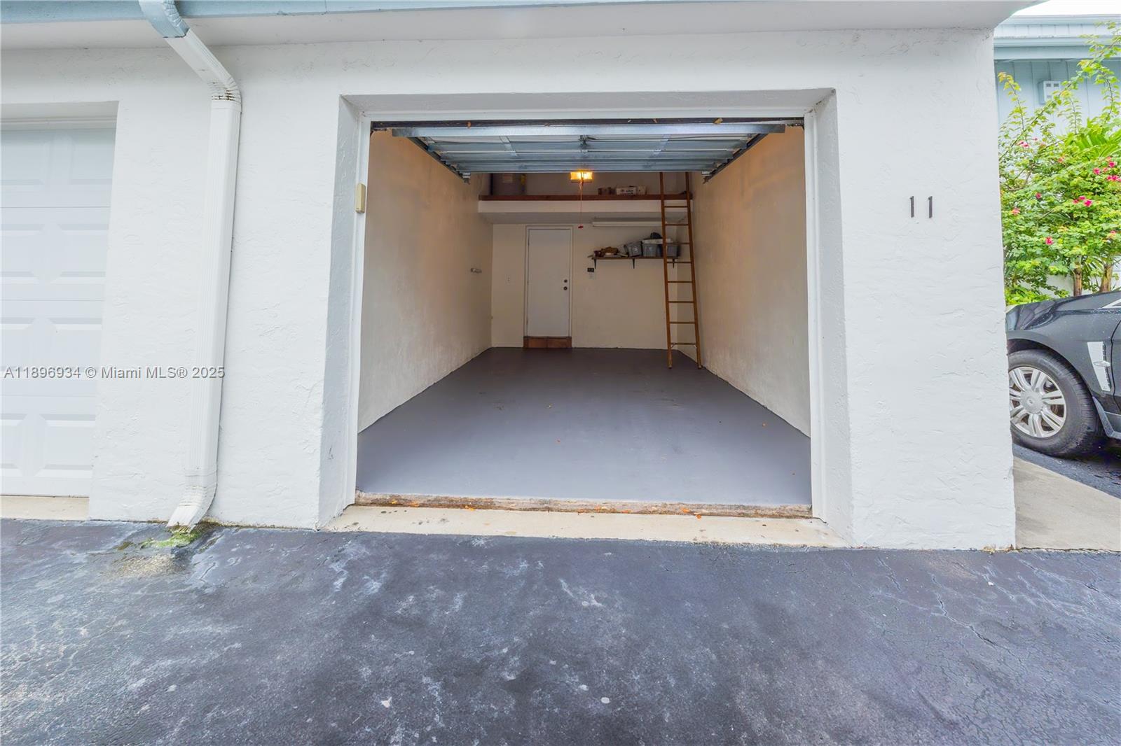 KENDALL GLENN CONDO - Residential