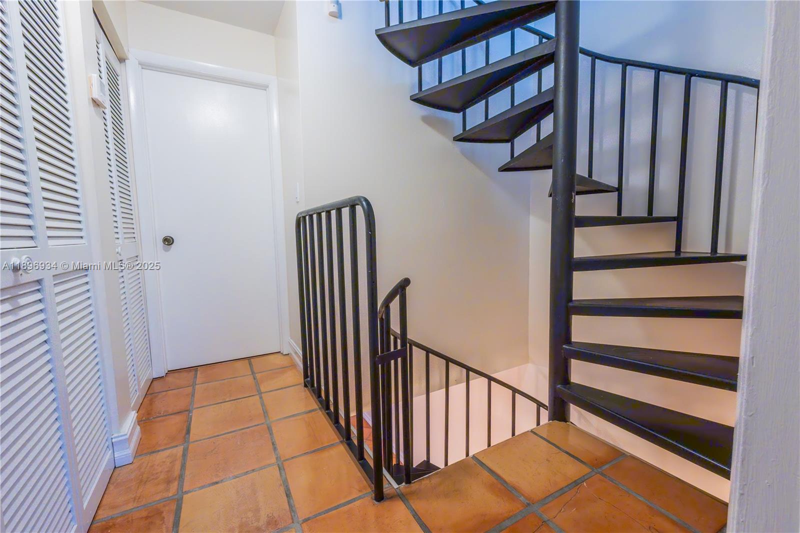 KENDALL GLENN CONDO - Residential
