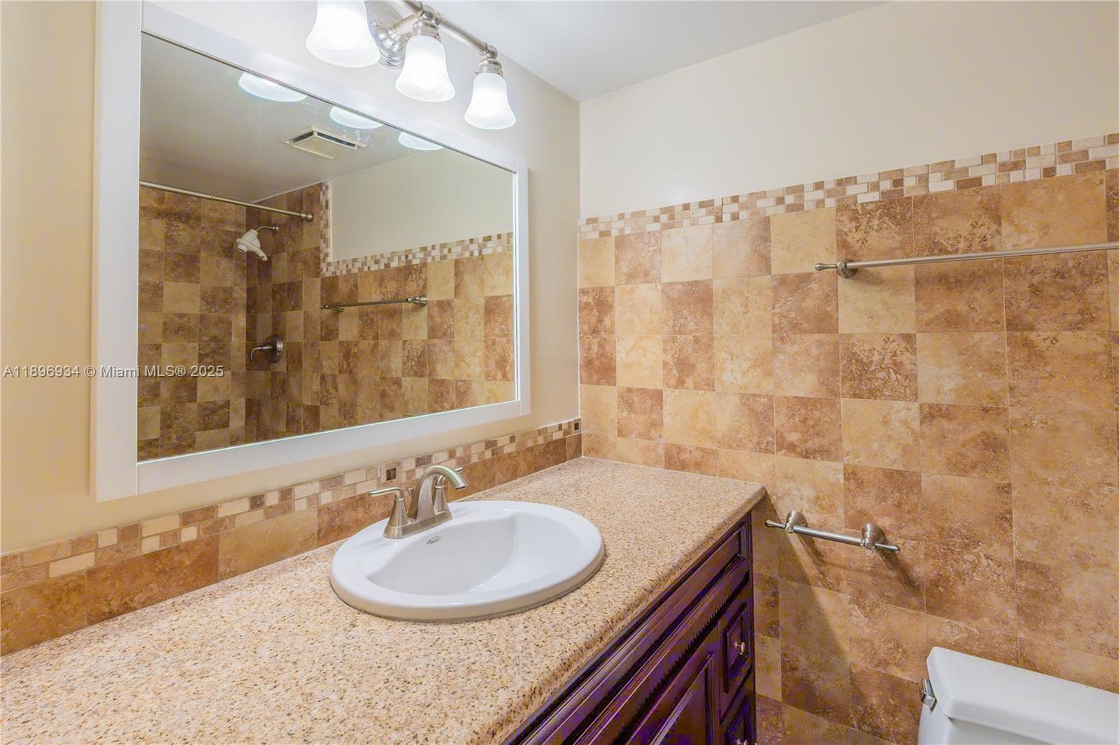 KENDALL GLENN CONDO - Residential