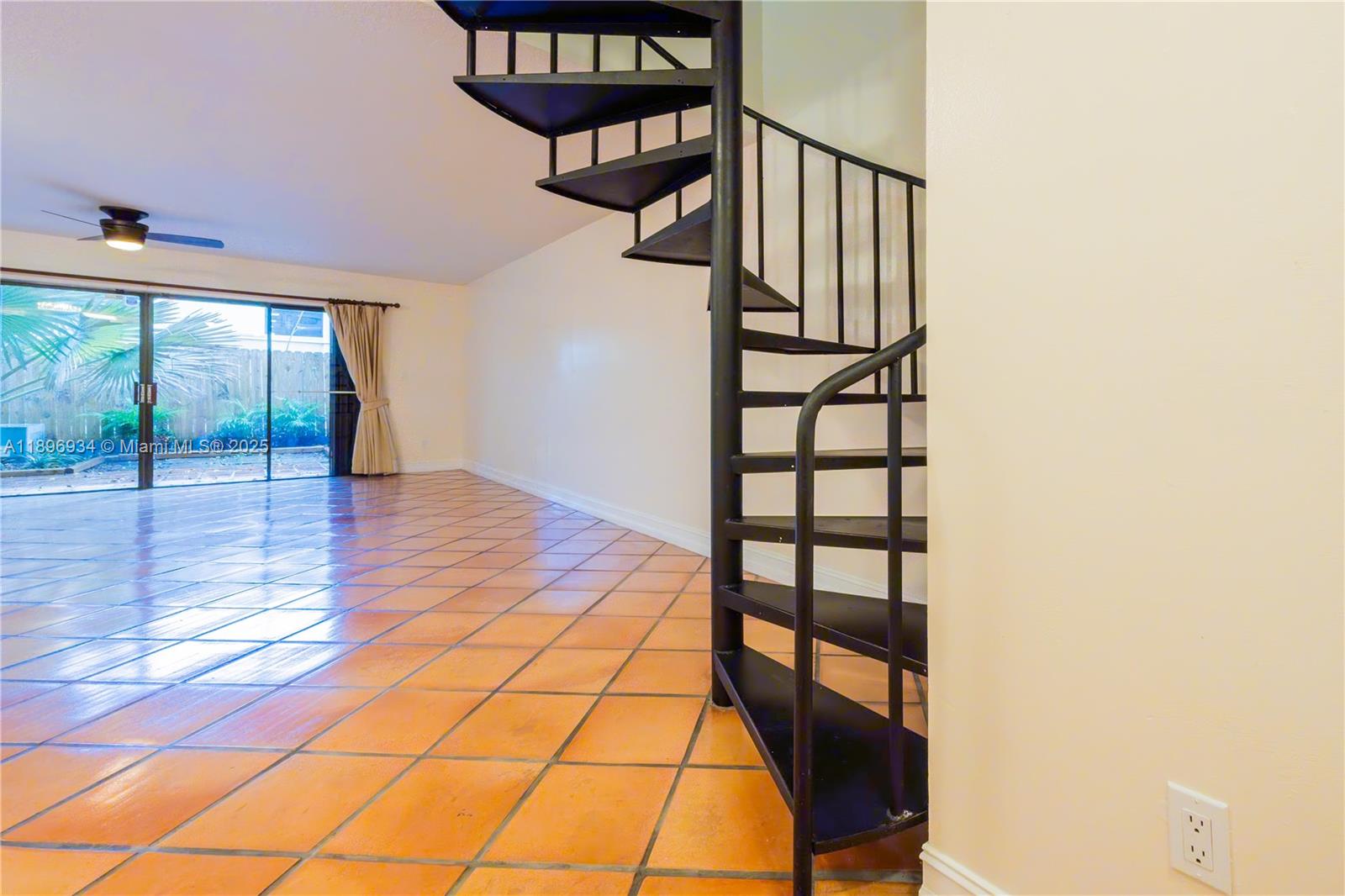 KENDALL GLENN CONDO - Residential