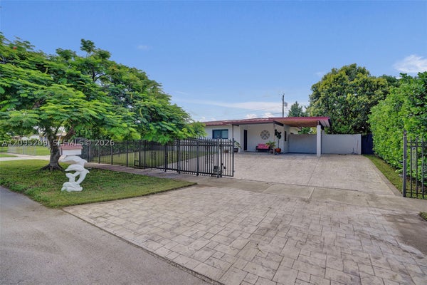 11540 SW 187TH ST, MIAMI, FL 33157 - Image 0eaec5f63752f12239cb2391d2b78ebf/301526619