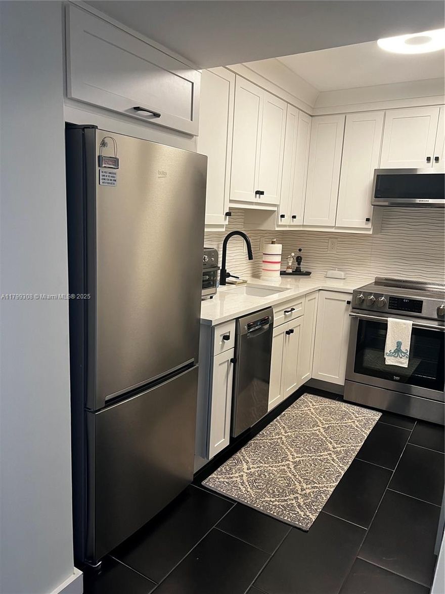 Beautiful Palm Beach living at its finest.  Recently renovated and professionally furnished residence with expansive comfortable living areas throughout.  Enjoy balcony sunrises with world-class amenities, including pool, fitness center, and beach access.

Fine dining, high end shopping and nightlife just steps away.
