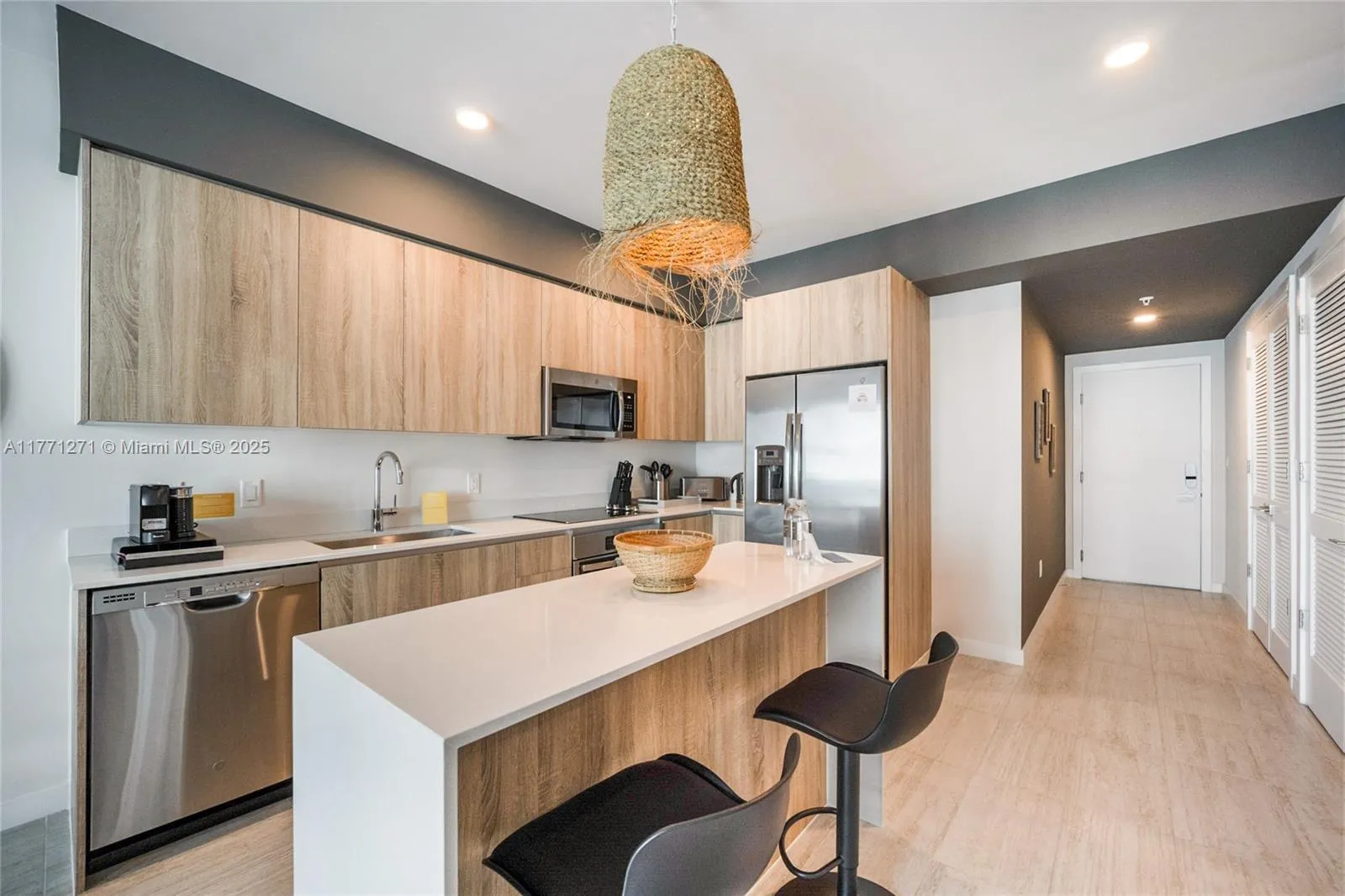 Miami, Florida 33137, United States, 1 Bedroom Bedrooms, ,1 BathroomBathrooms,Residential,Active,98889