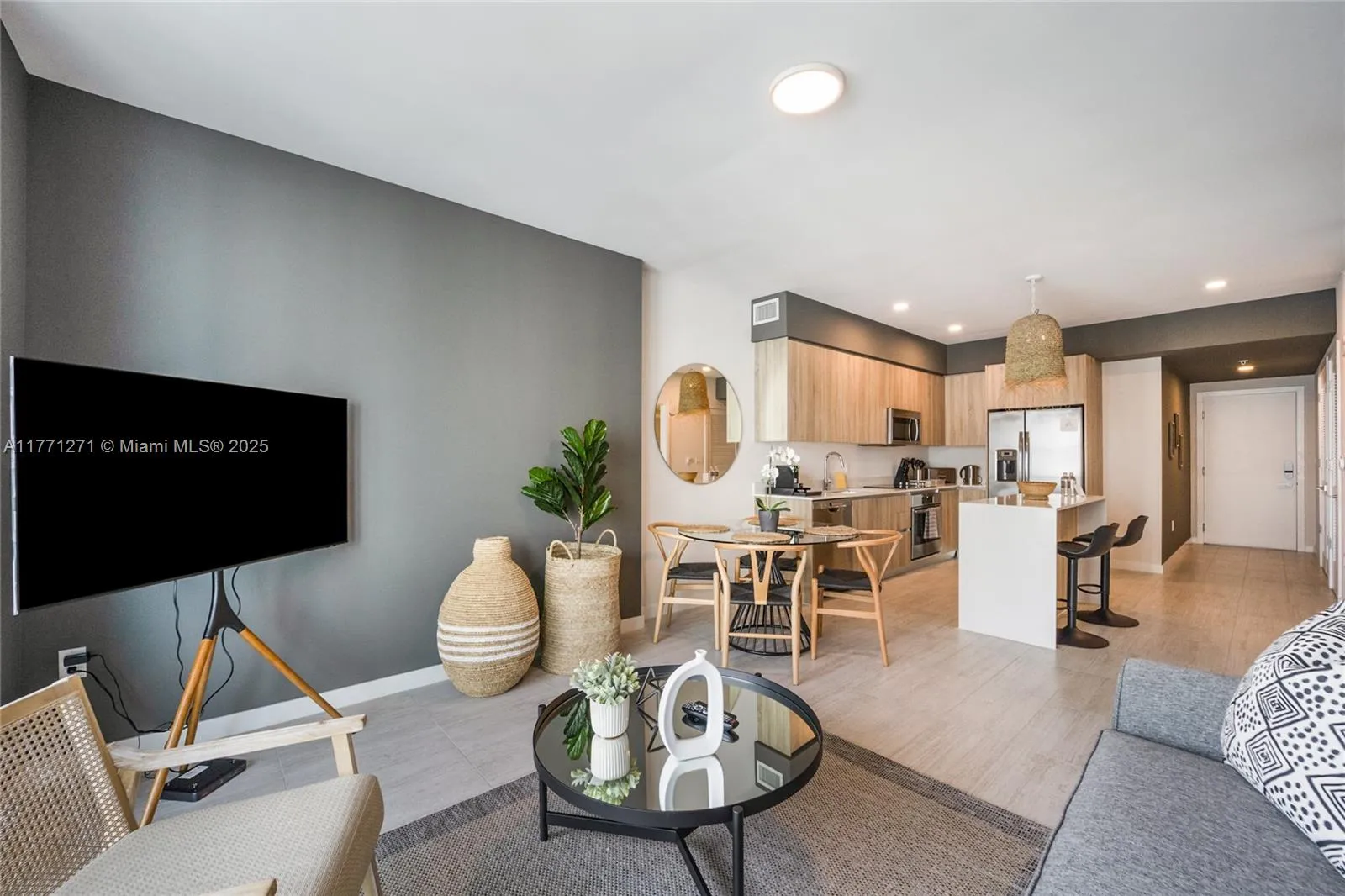 Miami, Florida 33137, United States, 1 Bedroom Bedrooms, ,1 BathroomBathrooms,Residential,Active,98889