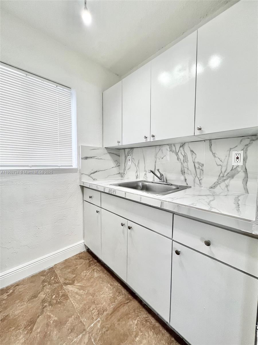 DOWDYS SUB - Residential Lease