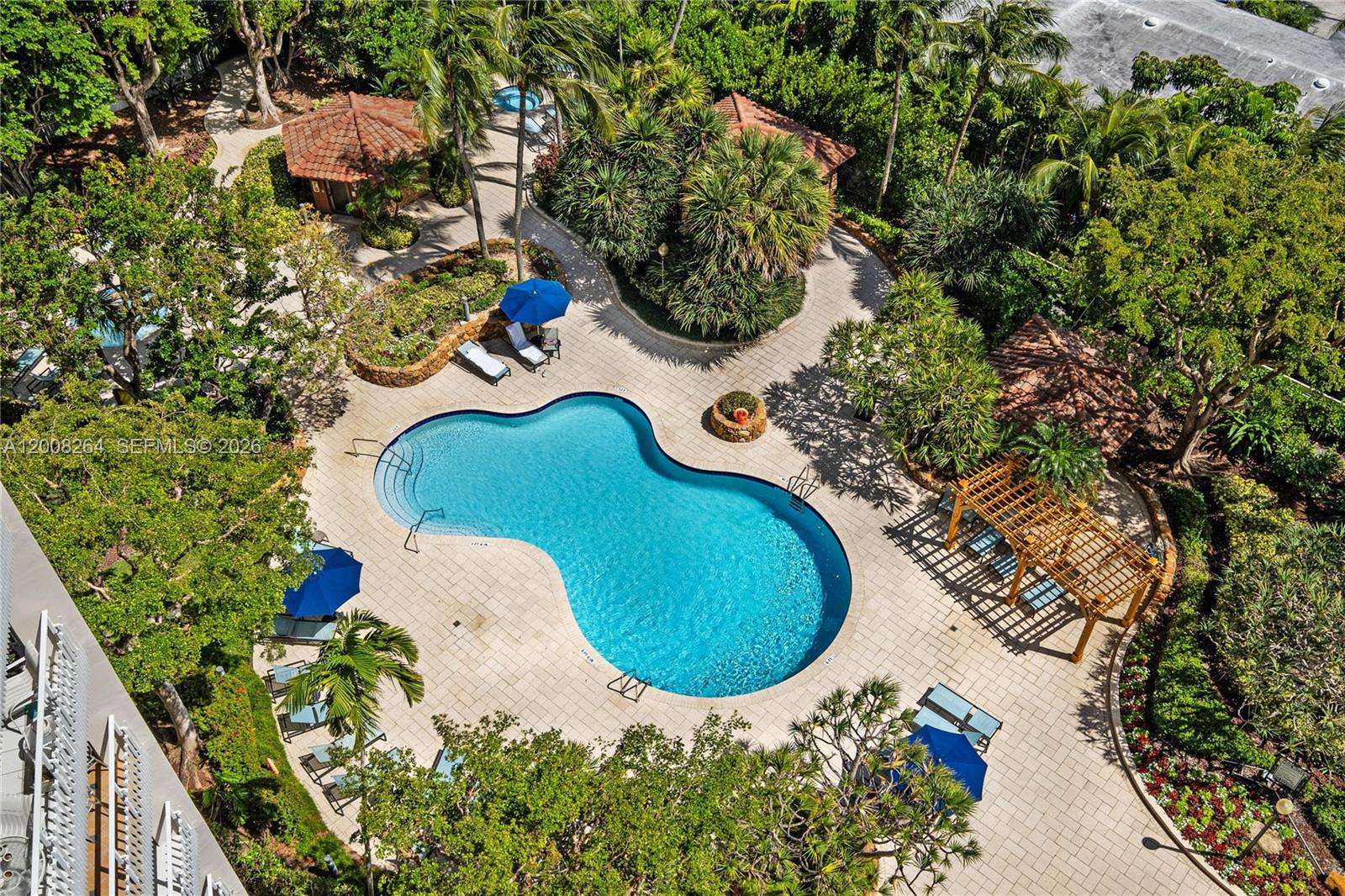 TOWERS OF QUAYSIDE CONDO - Residential