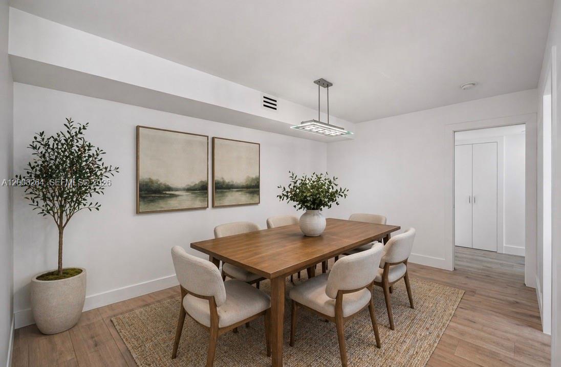 TOWERS OF QUAYSIDE CONDO - Residential