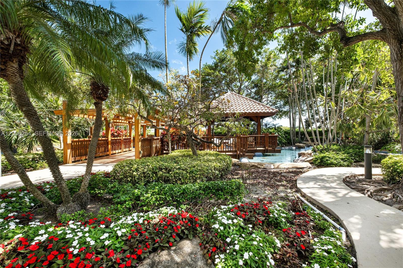 TOWERS OF QUAYSIDE CONDO - Residential