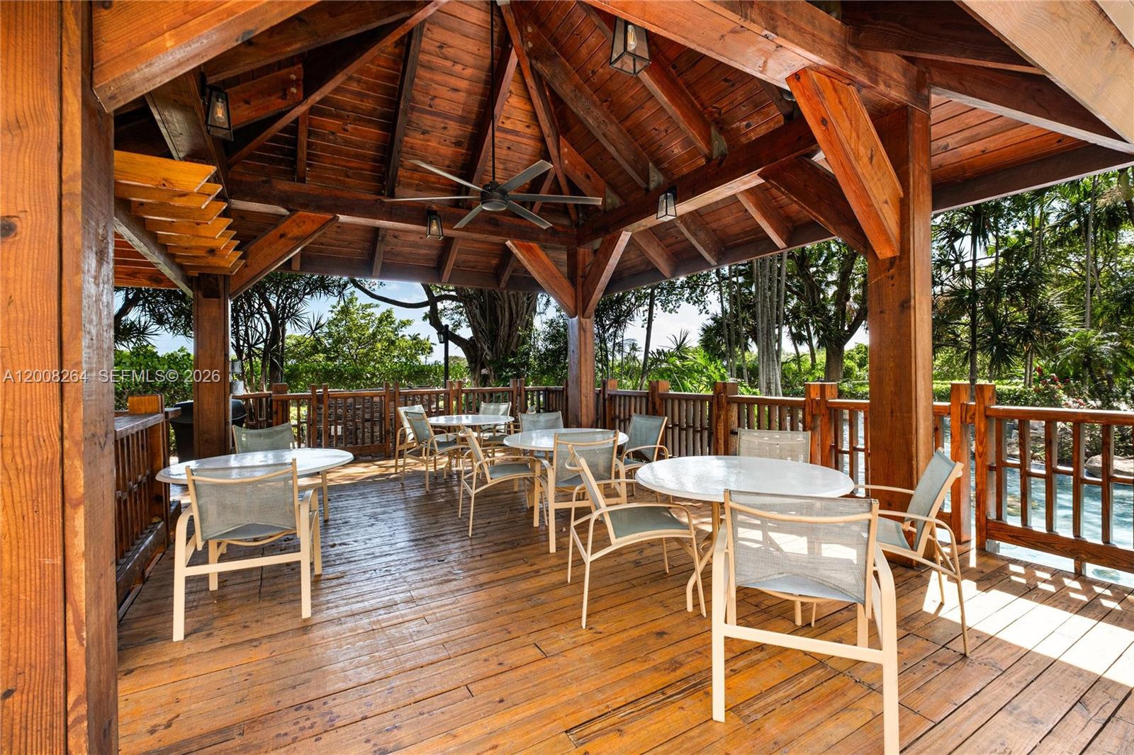 TOWERS OF QUAYSIDE CONDO - Residential