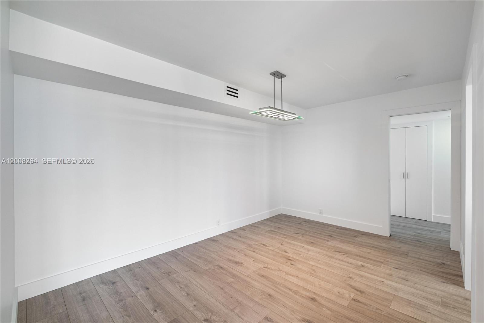 TOWERS OF QUAYSIDE CONDO - Residential