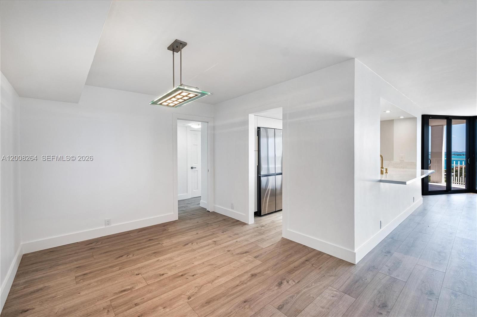 TOWERS OF QUAYSIDE CONDO - Residential