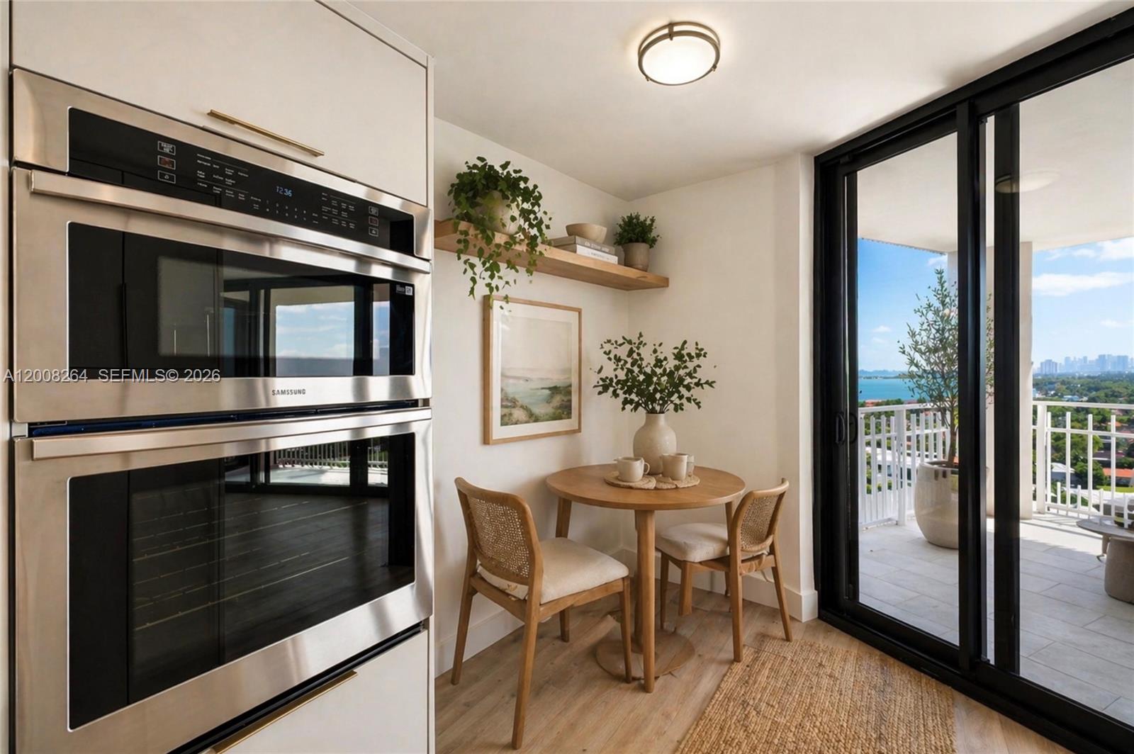 TOWERS OF QUAYSIDE CONDO - Residential