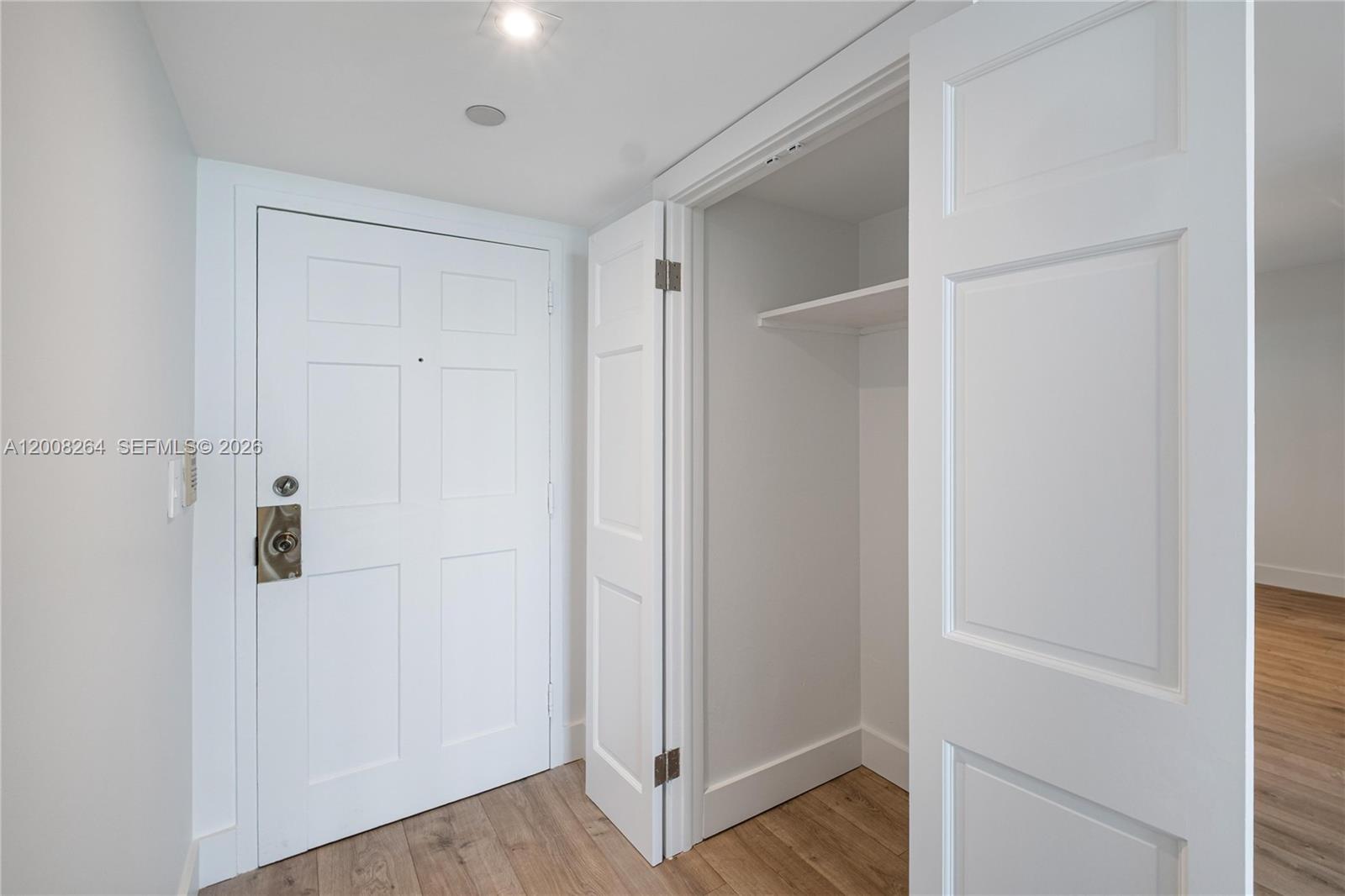 TOWERS OF QUAYSIDE CONDO - Residential