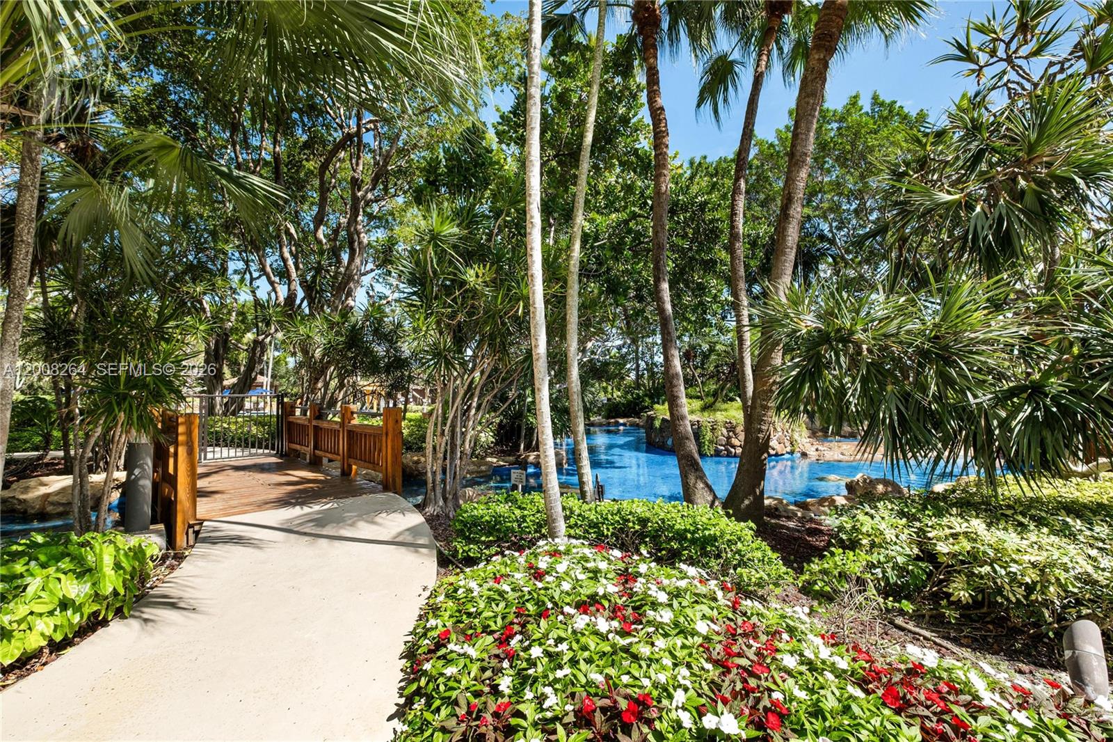 TOWERS OF QUAYSIDE CONDO - Residential