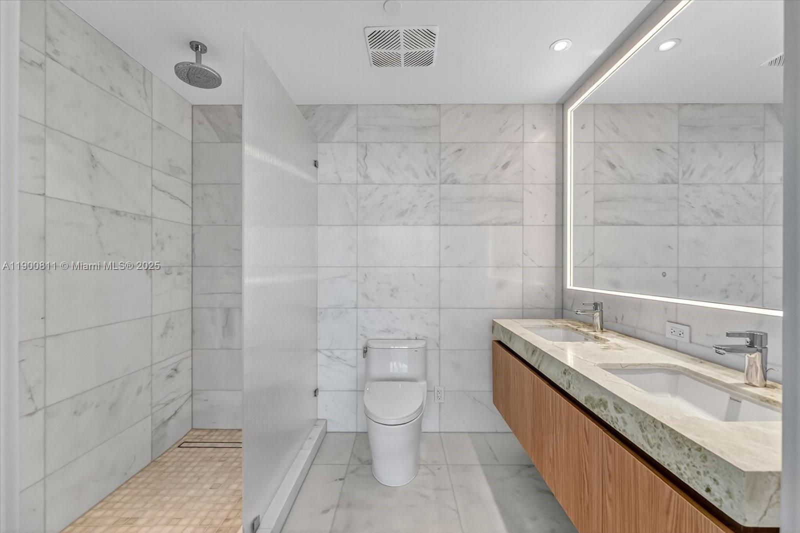 PARK RESIDENCES CONDO - Residential Lease