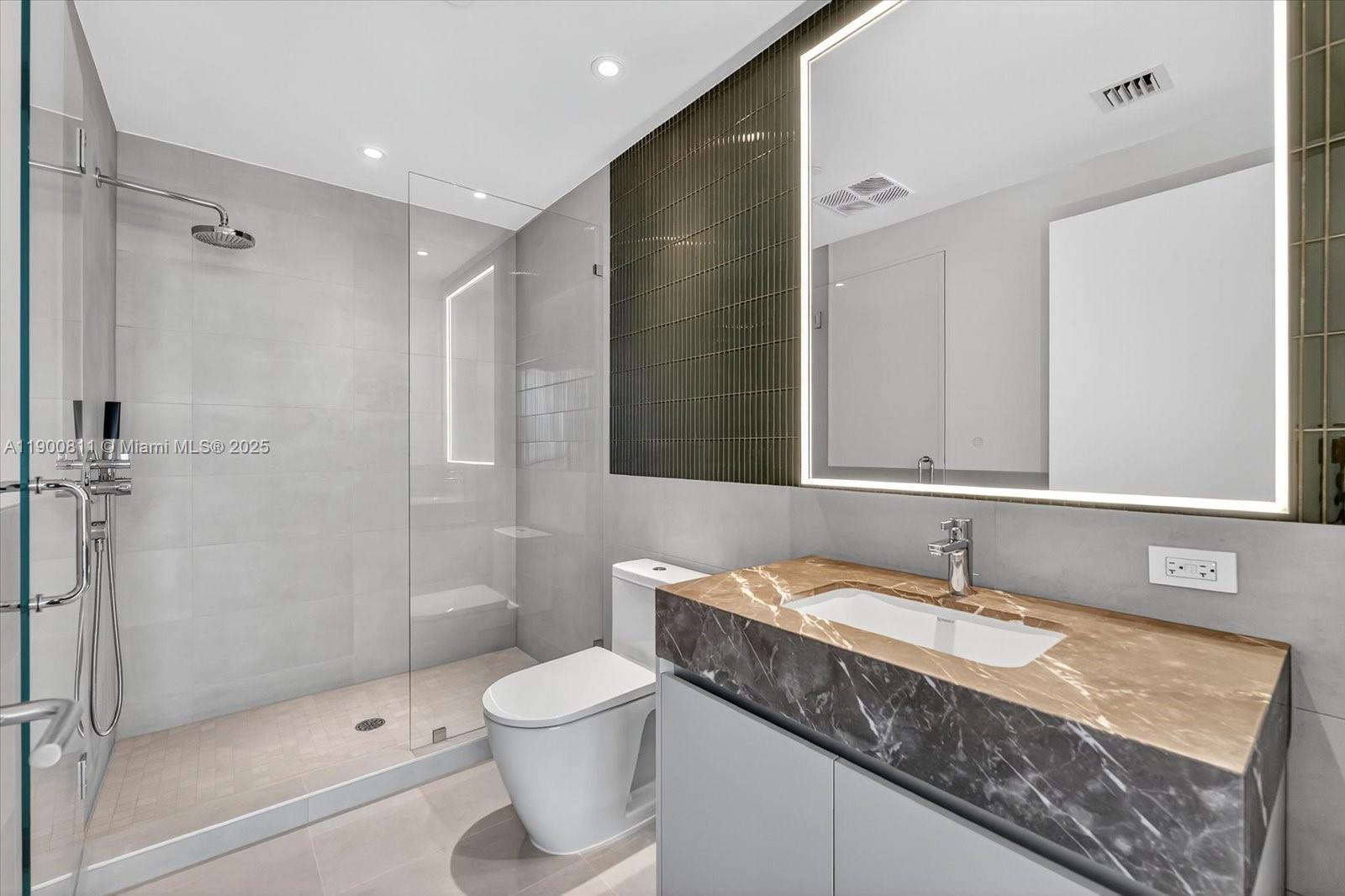 PARK RESIDENCES CONDO - Residential Lease