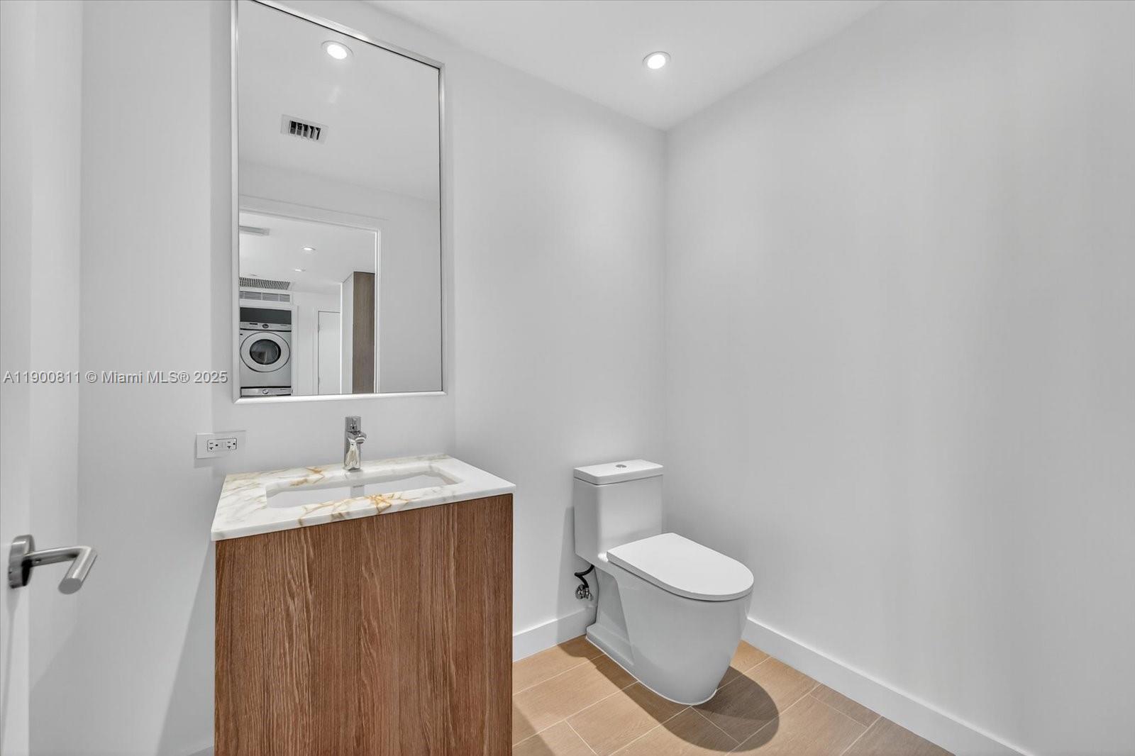 PARK RESIDENCES CONDO - Residential Lease