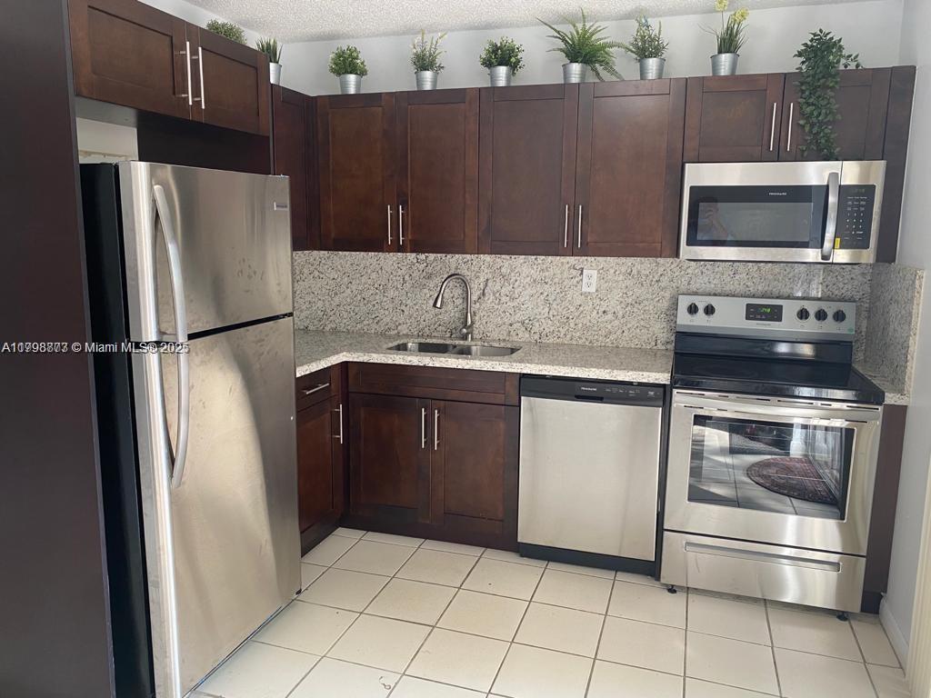 560 NW 82nd Pl 305