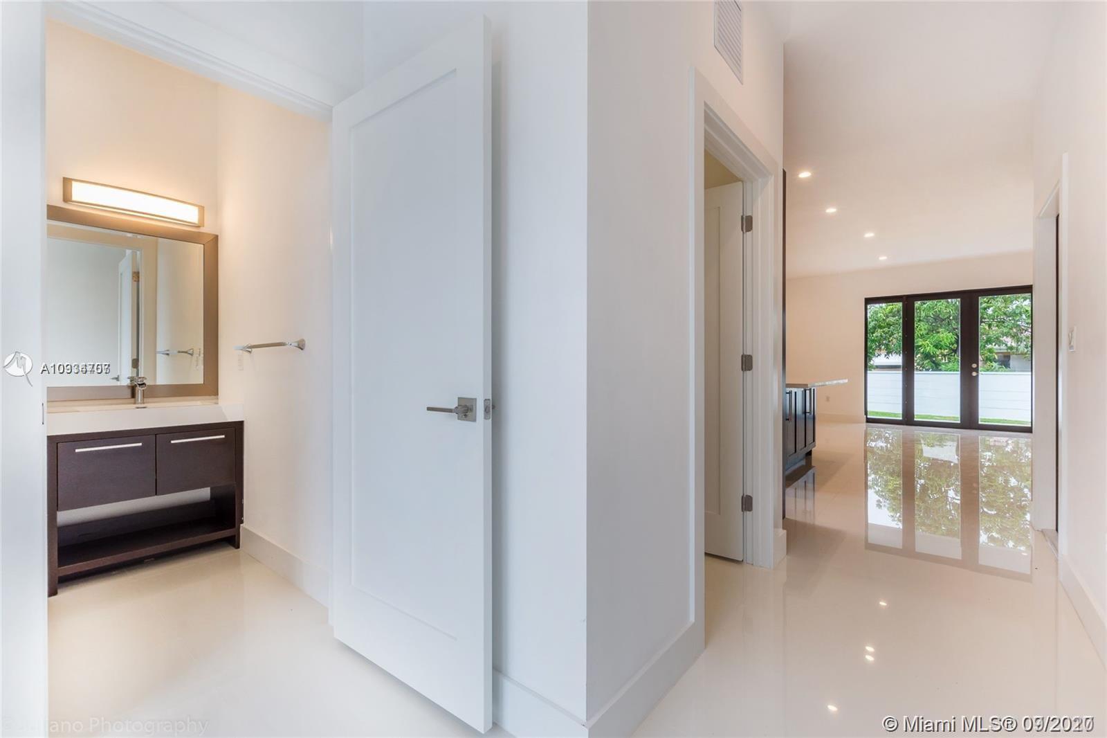 MIAMI GATEWAY AMD - Residential Lease