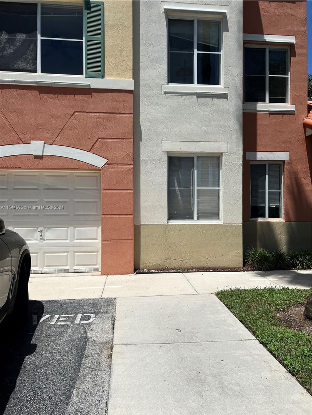 Photo of 11010 Legacy Dr #102, Palm Beach Gardens, FL 33410 (MLS # A11644696)