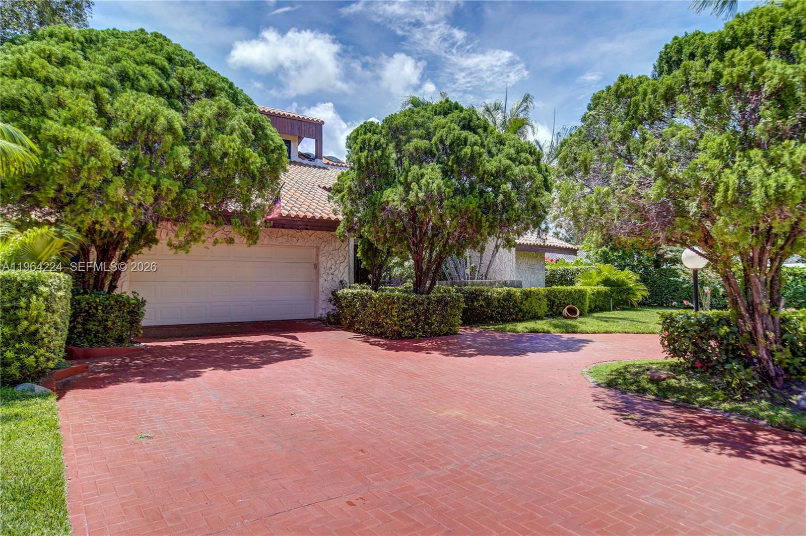 DIPLOMAT GOLF ESTATES - Residential