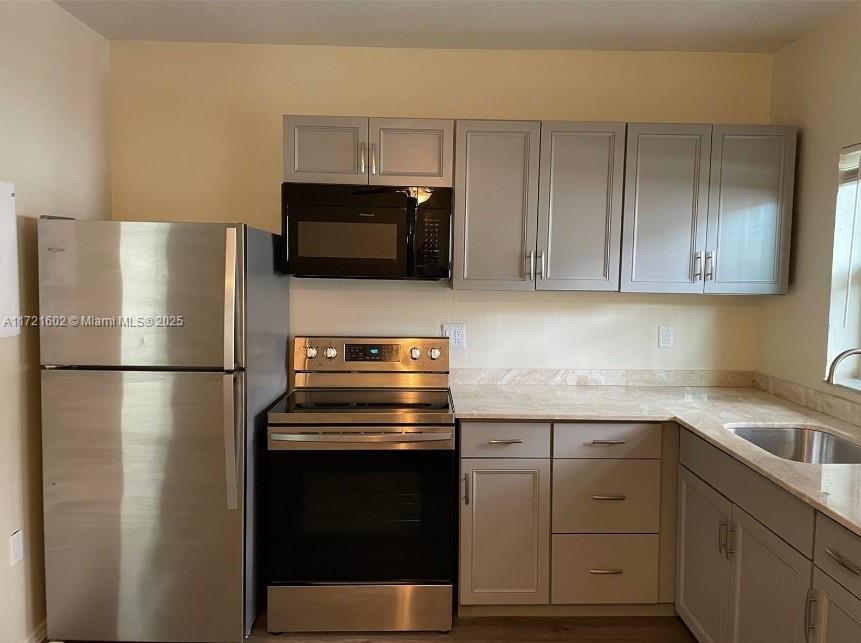 HOLLYWOOD - Residential Lease