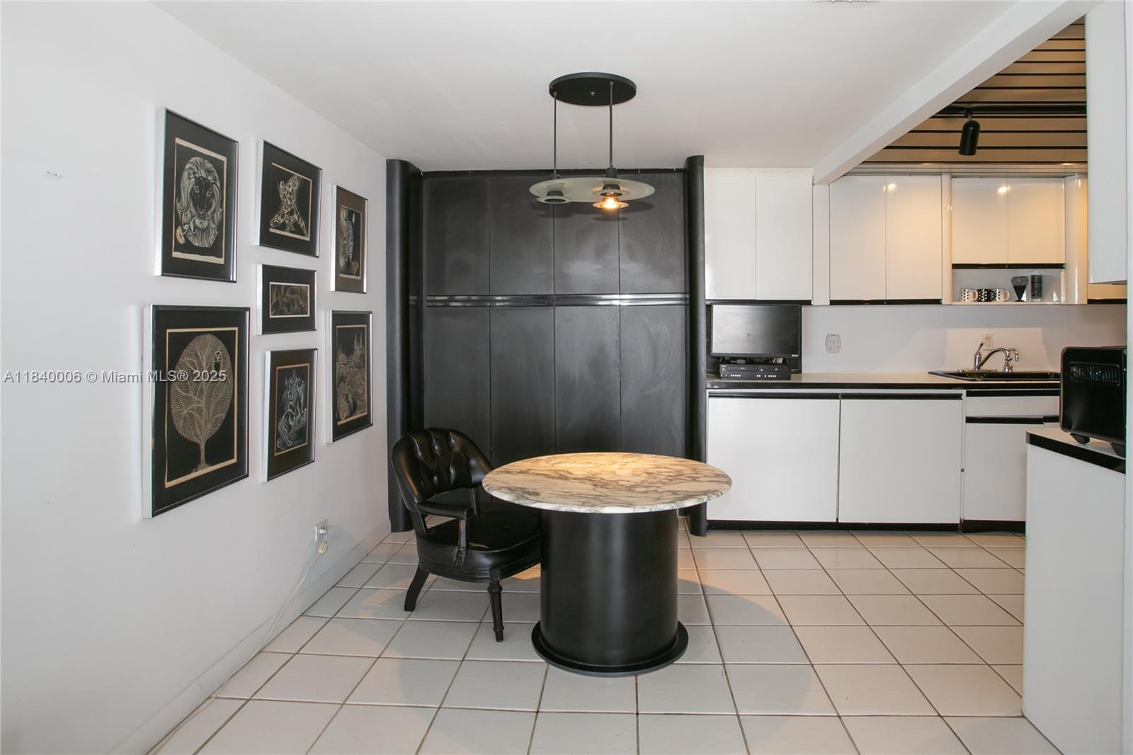 CRICKET CLUB CONDO - Residential