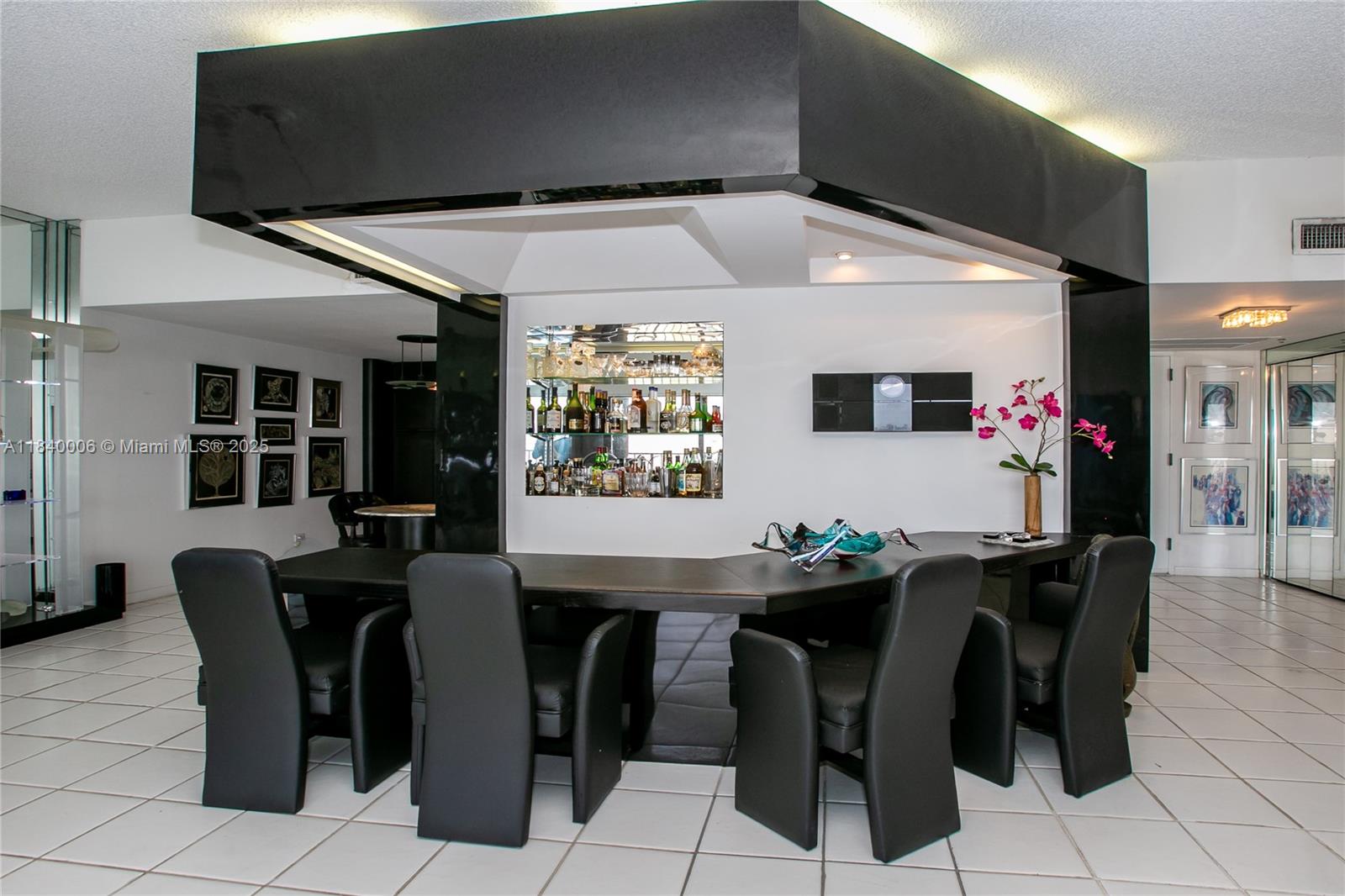 CRICKET CLUB CONDO - Residential