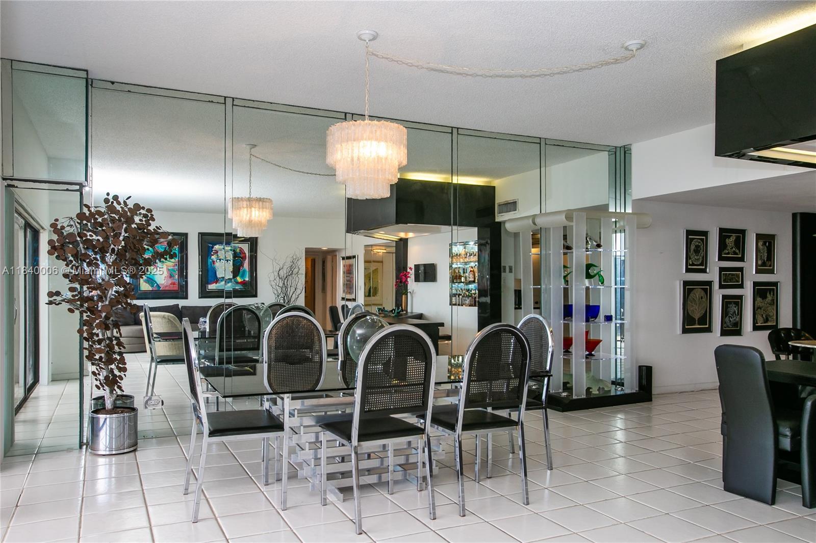 CRICKET CLUB CONDO - Residential