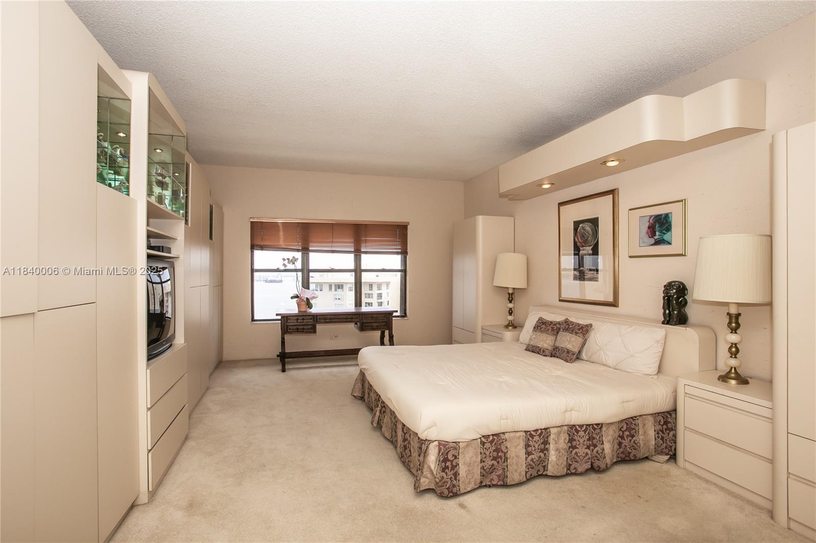 CRICKET CLUB CONDO - Residential