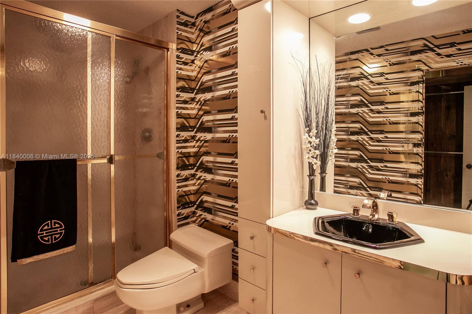 CRICKET CLUB CONDO - Residential