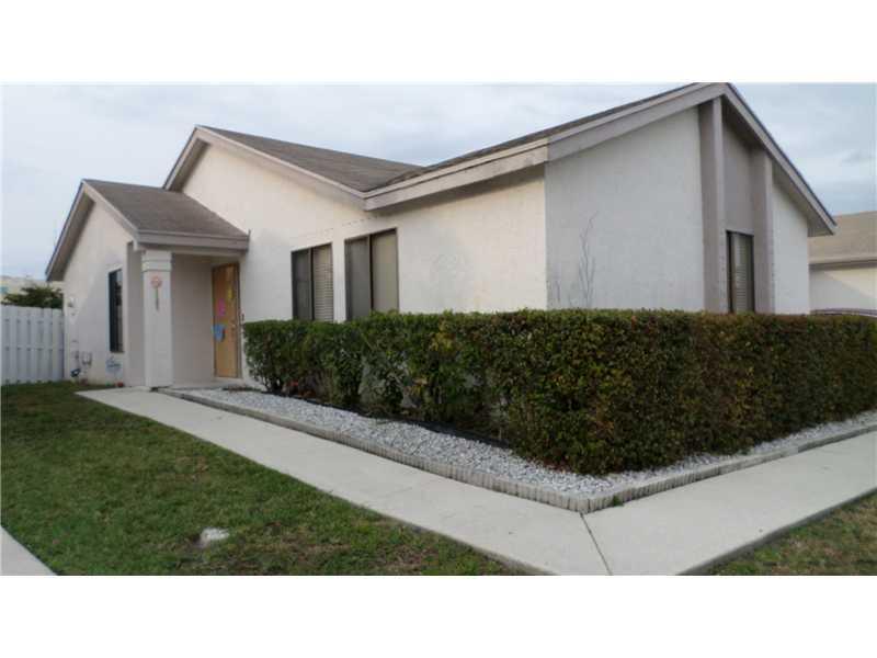 PROPERTY IS OCCUPIED PLEASE DO NOT DISTURB OR CONTACT TENANTS UNDER ANY CIRCUMSTANCE. INTERIOR INSPECTIONS ARE NOT AVAILABLE,SOLD AS IS. All ages are welcome, close to 441, main FL roads, , great, schools, shopping and restaurants. Buyer is responsible f or verifying taxes and HOA FEES & RULES