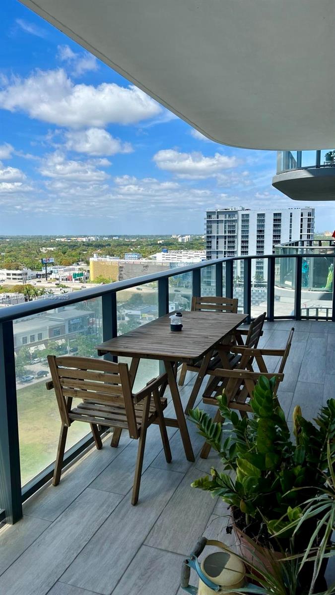 WINTER SPECIAL: $3,500/MONTH FOR THE FIRST 3 MONTHS THEN $3,800/MONTH REGULAR RENT!
SIMPLY SPECTACULAR 17TH FLOOR 2 BEDROOM / 2 BATHROOM AT THE LAVISH HYDE MIDTOWN OVERLOOKING ALL OF MIAMI. INCREDIBLE VIEWS AS FAR AS THE EYE CAN SEE AND WALKING DISTANCE TO ABSOLUTELY EVERYTHING. STEPS FROM WORLD-CLASS SHOPPING, DINING, AND NIGHTLIFE, WITH WYNWOOD, THE DESIGN DISTRICT, AND SOUTH BEACH JUST MINUTES AWAY. 3 GREAT CLOSETS, LAUNDRY INSIDE THE UNIT, AND 1 VALET PARKING SPACE. THE AMENITIES ARE ENDLESS, FEATURING A SPRAWLING POOL, TENNIS COURT, AND HOT TUB DECK, 5-STAR GYM AND SAUNA, BILLIARD ROOM, THEATER, 24/7 CONCIERGE, DOORMAN, VALET, AND MORE.