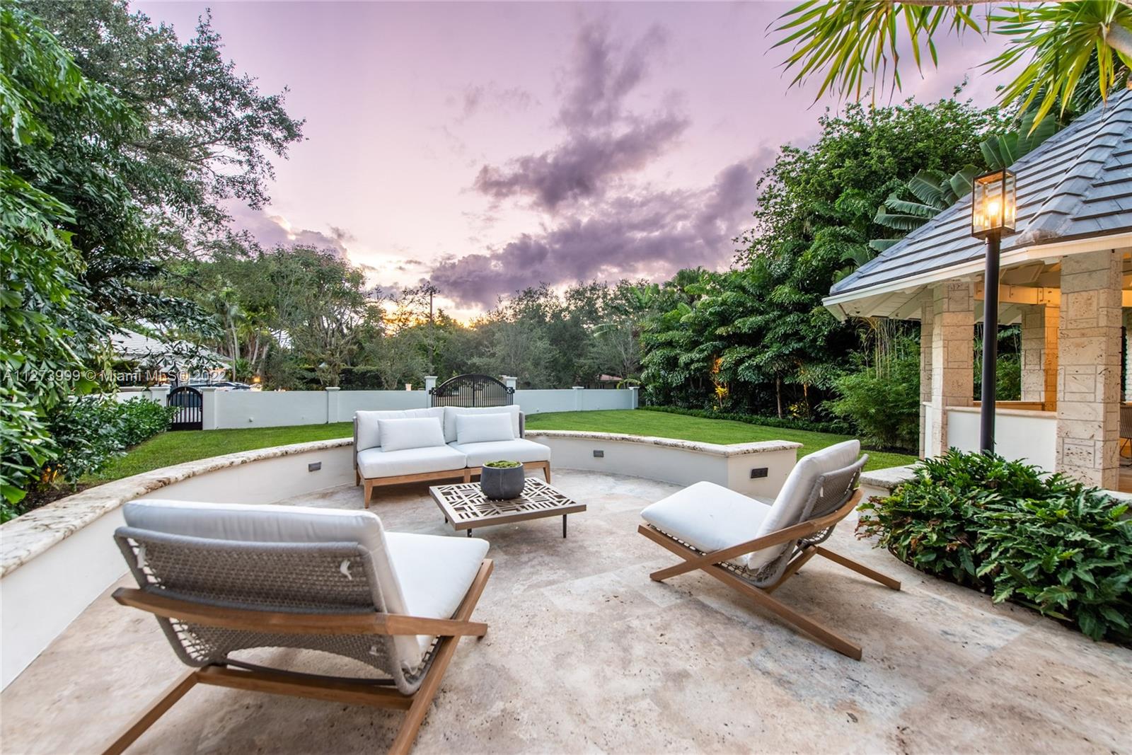 SNAPPER CREEK - Residential