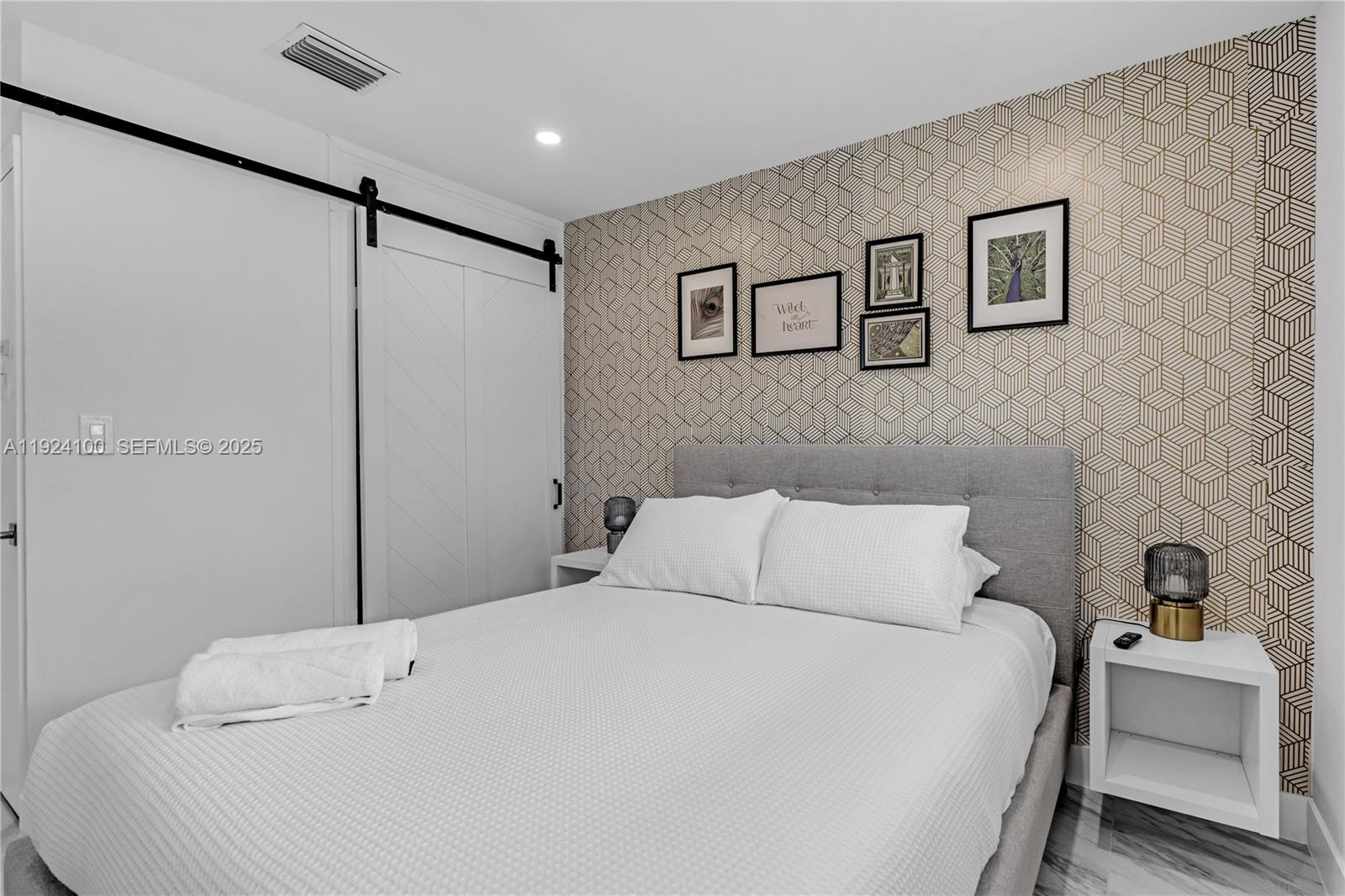 LAUDERDALE PARK 6-33 1/2 - Residential