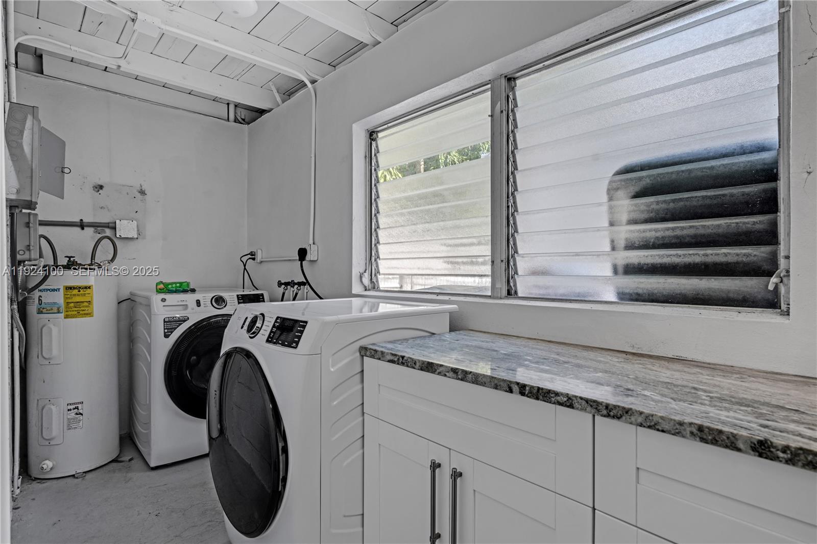 LAUDERDALE PARK 6-33 1/2 - Residential