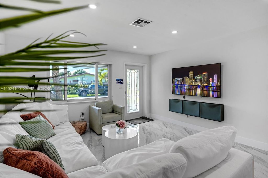 Photo of 1730 NE 9th Ave, Fort Lauderdale, FL 33305 (MLS # A11924100)