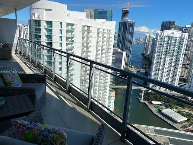 90 SW 3rd St 4001