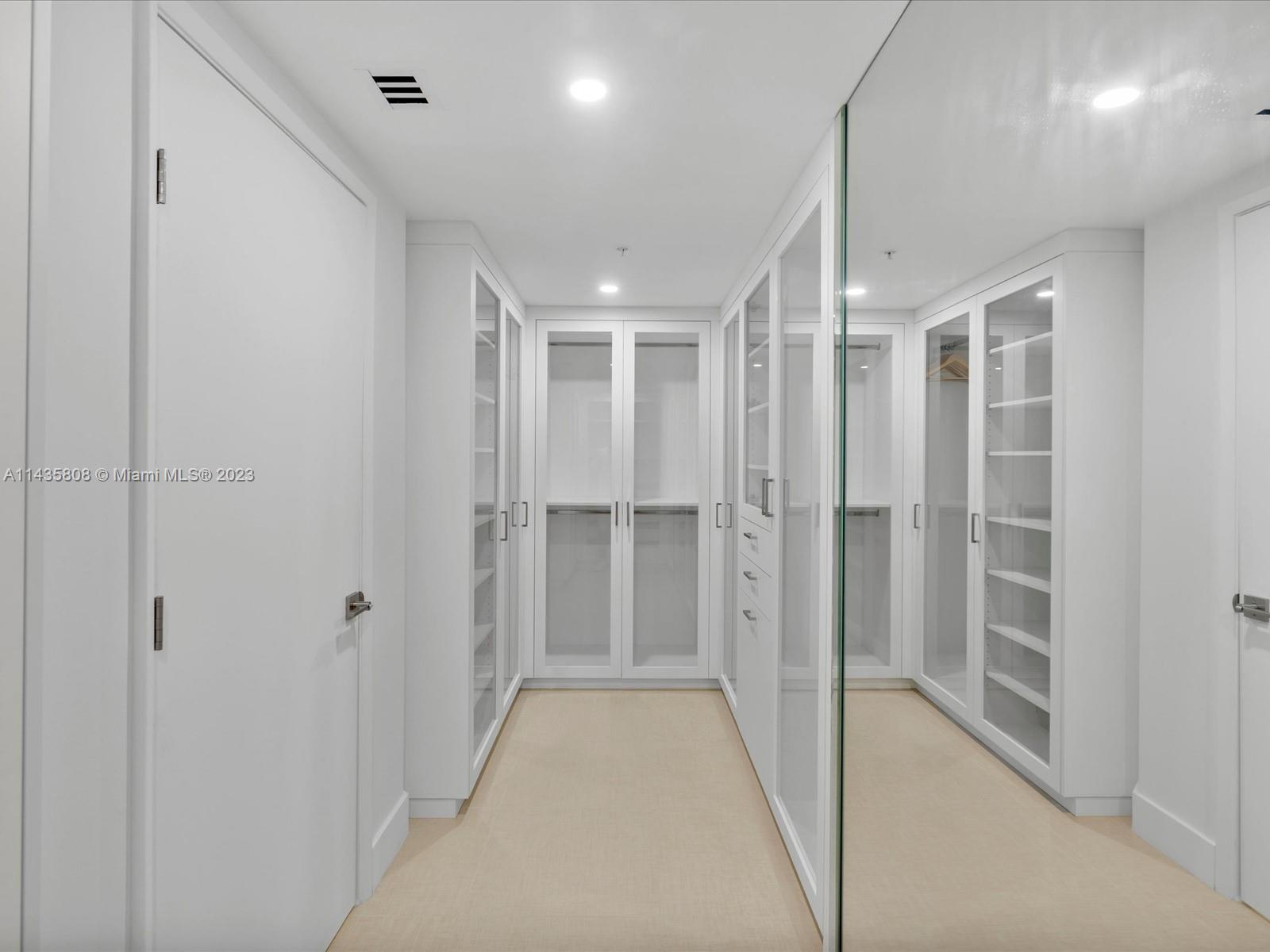 LAS OLAS RIVER HOUSE COND - Residential