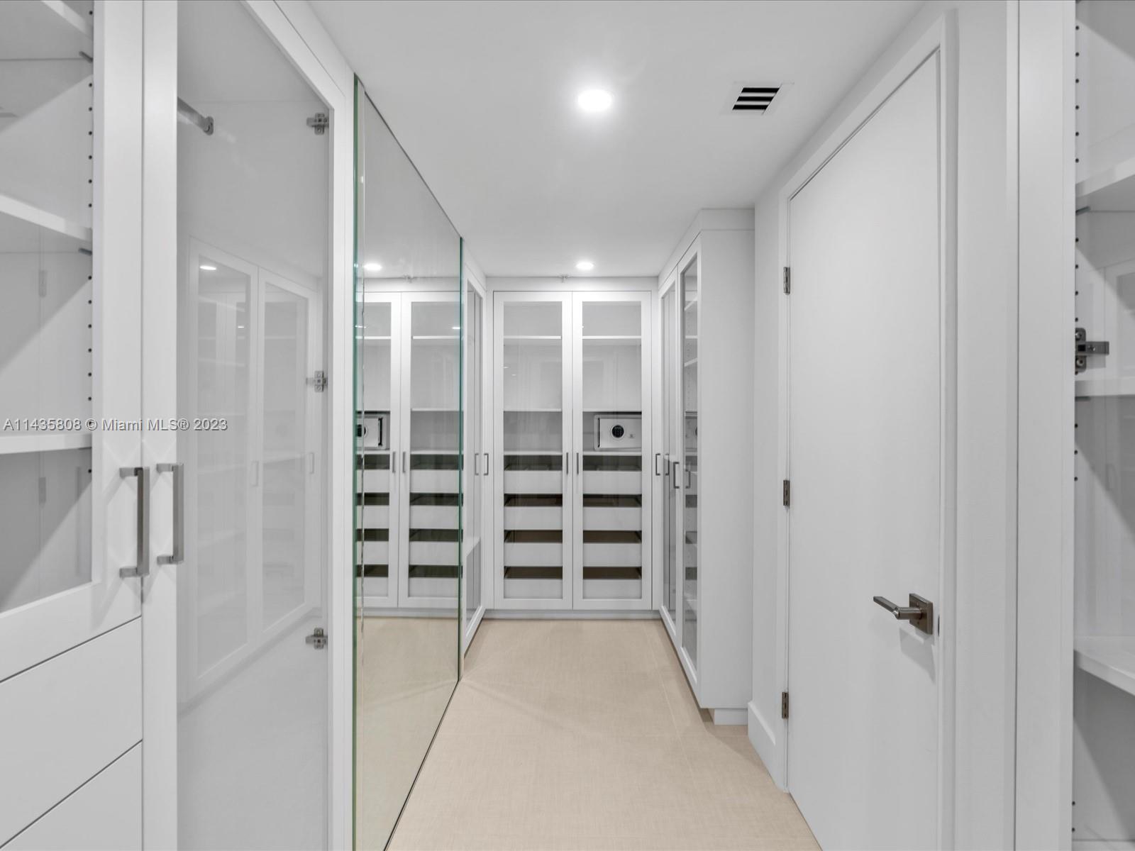 LAS OLAS RIVER HOUSE COND - Residential